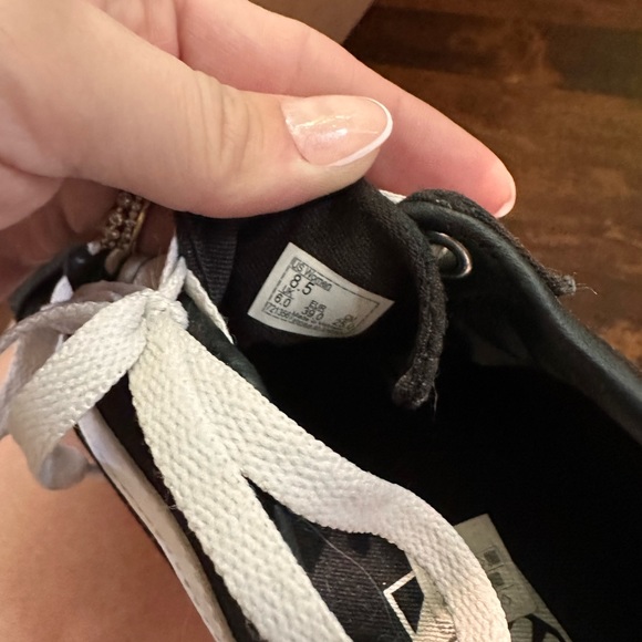 Vans - Picture 4 of 5